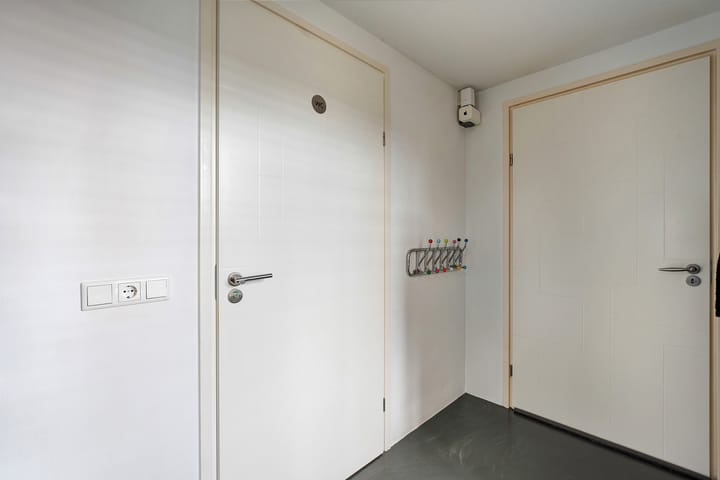 Foto 20 van van Limburg Stirumstraat 2