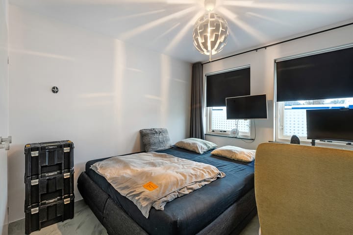 Foto 24 van van Limburg Stirumstraat 2