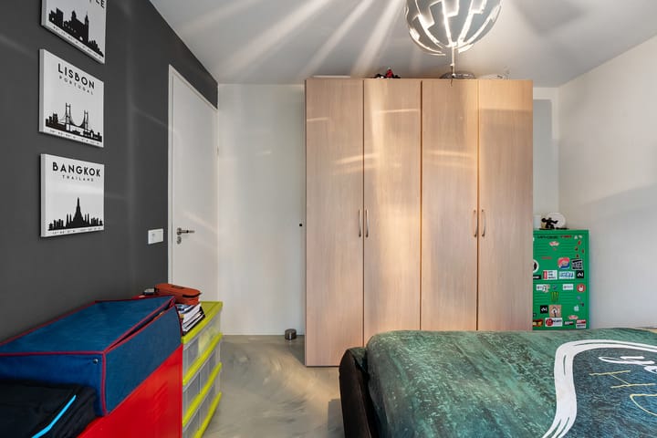 Foto 26 van van Limburg Stirumstraat 2