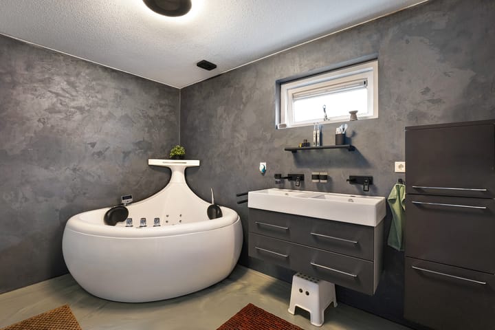 Foto 29 van van Limburg Stirumstraat 2