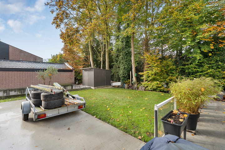 Foto 45 van van Limburg Stirumstraat 2