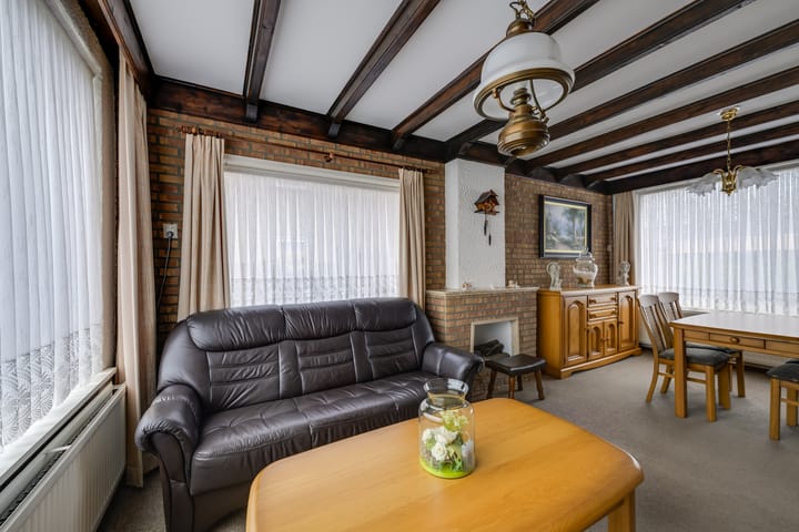 Photo 9 of Julianastraat 75