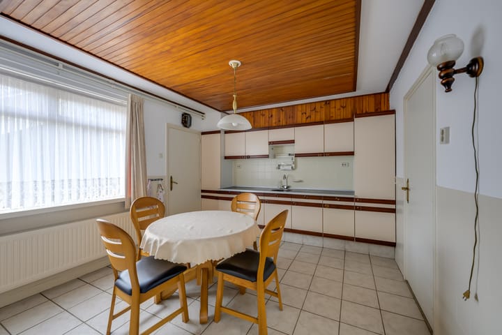 Photo 11 of Julianastraat 75