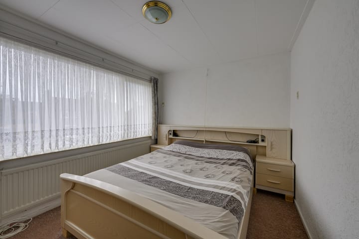 Photo 17 of Julianastraat 75