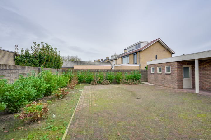 Photo 23 of Julianastraat 75