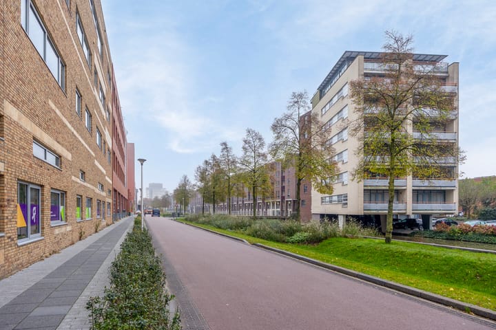 Foto 38 van Bremenstraat 157