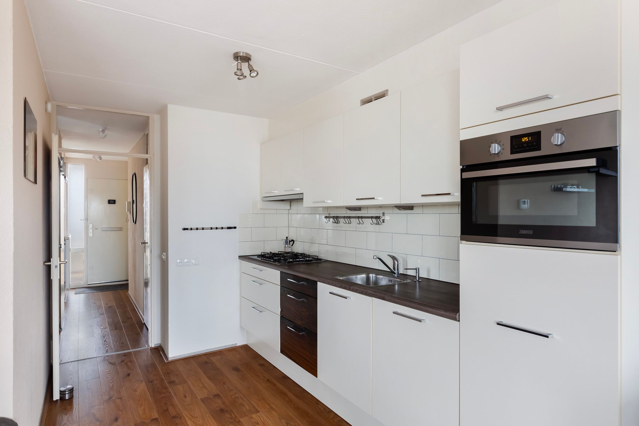 Photo 15 of Buis 157