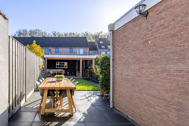 Foto 16 van W. de Vries Robbéweg 38