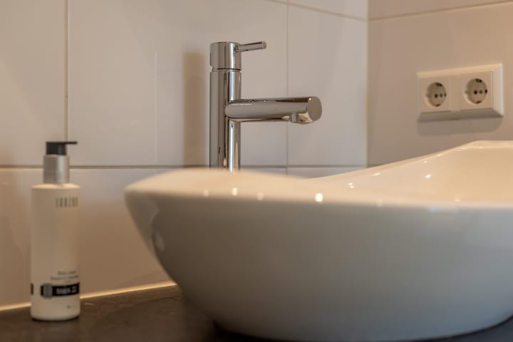 Foto 28 van W. de Vries Robbéweg 38