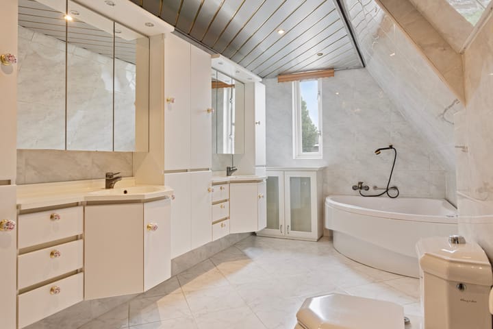 Photo 3 of Burgemeester van den Elzenlaan 7