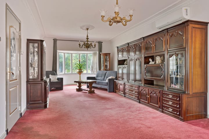 Photo 13 of Burgemeester van den Elzenlaan 7