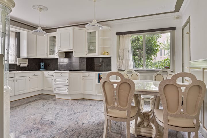 Photo 16 of Burgemeester van den Elzenlaan 7