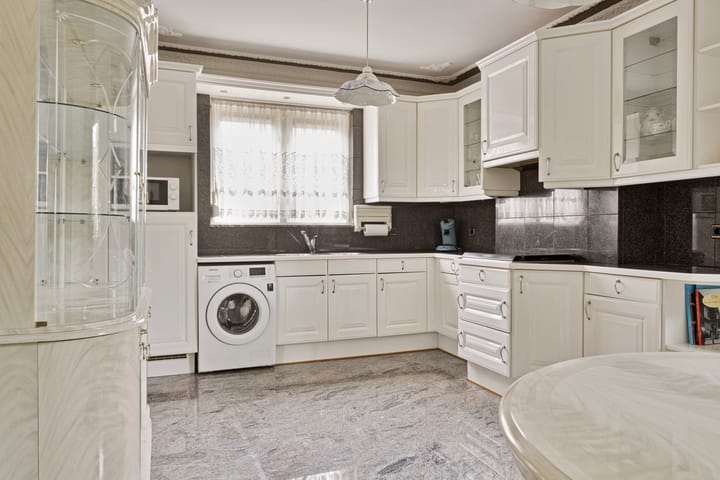 Photo 17 of Burgemeester van den Elzenlaan 7