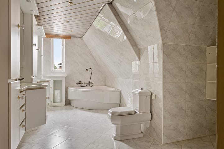 Photo 23 of Burgemeester van den Elzenlaan 7