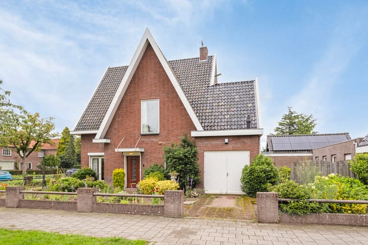 Photo 44 of Burgemeester van den Elzenlaan 7