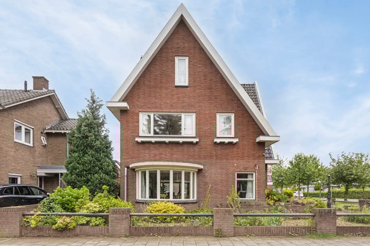 Photo 47 of Burgemeester van den Elzenlaan 7