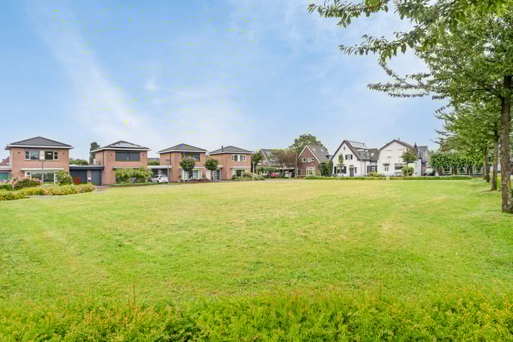 Photo 48 of Burgemeester van den Elzenlaan 7