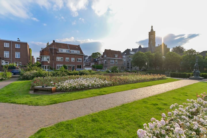 View photo 27 of Ruijs de Beerenbrouckstraat 2