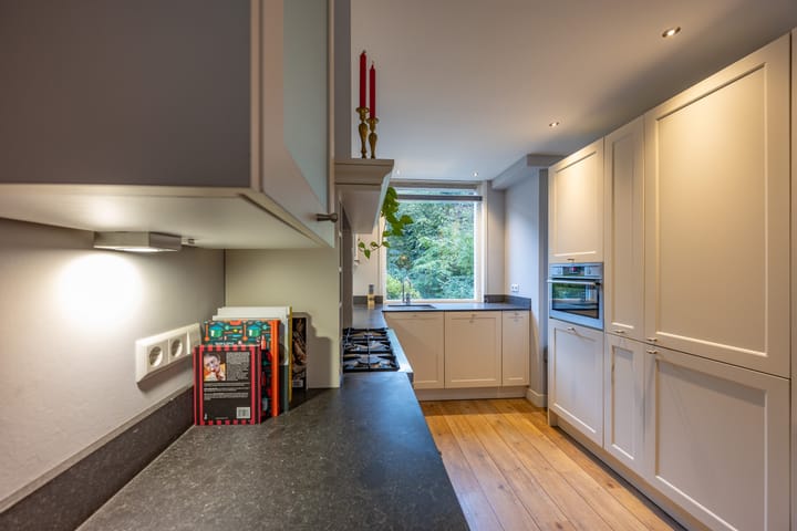 Foto 10 van Angolastraat 57