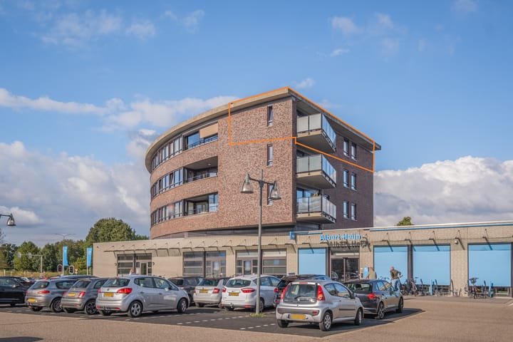 Foto 1 van Laan van Tolkien 240