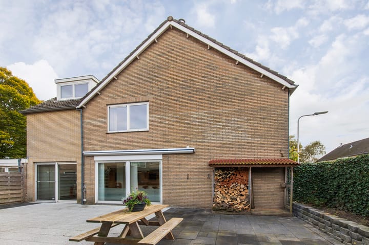 Photo 2 of Mgr Frenckenstraat 1