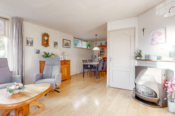 Foto 6 van van Velzenstraat 6