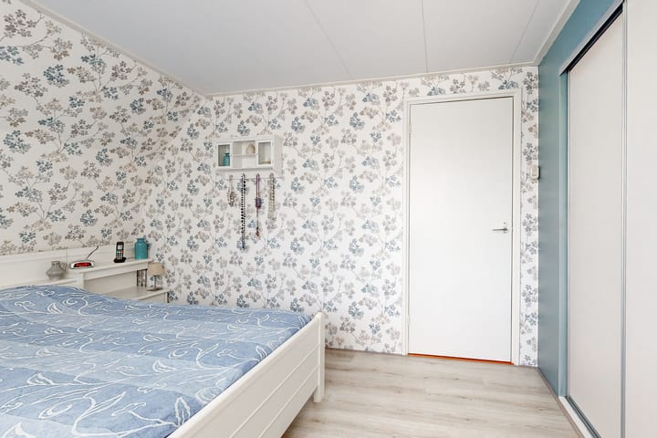 Foto 13 van van Velzenstraat 6