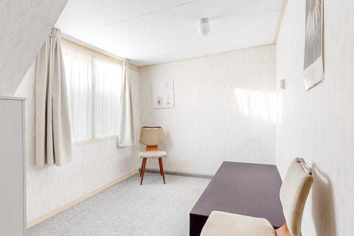 Foto 15 van van Velzenstraat 6