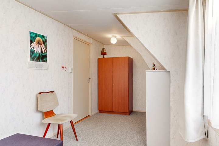 Foto 16 van van Velzenstraat 6