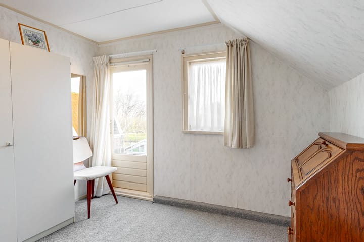 Foto 18 van van Velzenstraat 6