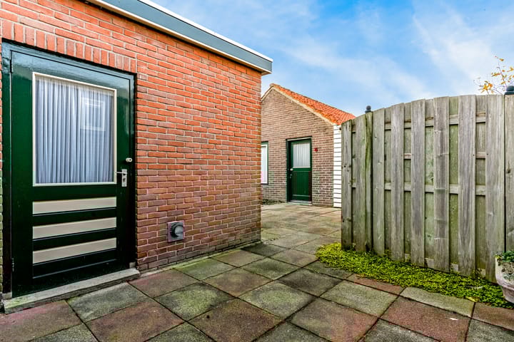 Foto 20 van van Velzenstraat 6