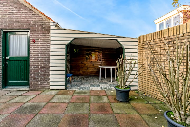 Foto 21 van van Velzenstraat 6