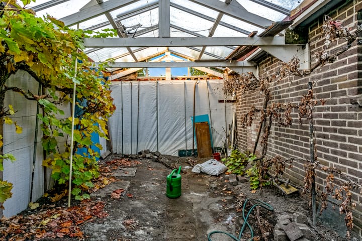 Foto 27 van van Velzenstraat 6