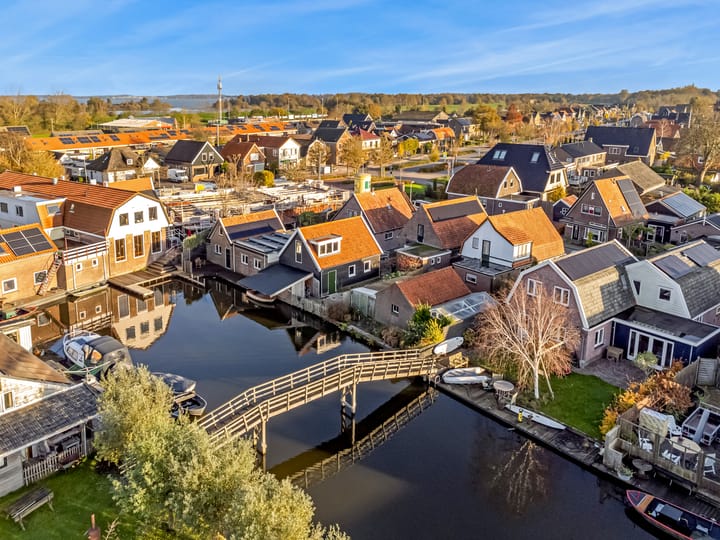 Foto 31 van van Velzenstraat 6