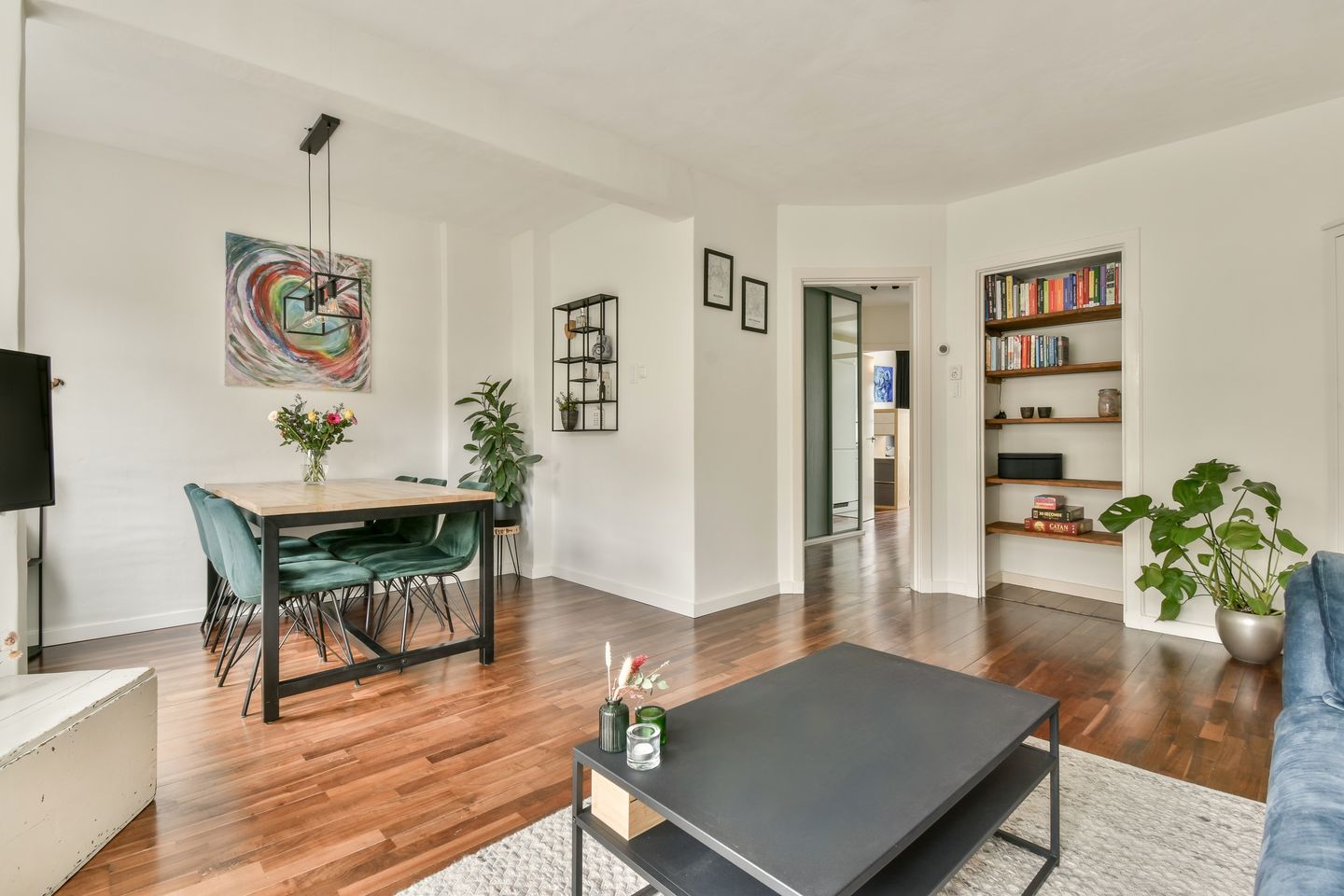 Photo 10 of Sassenheimstraat 58-1