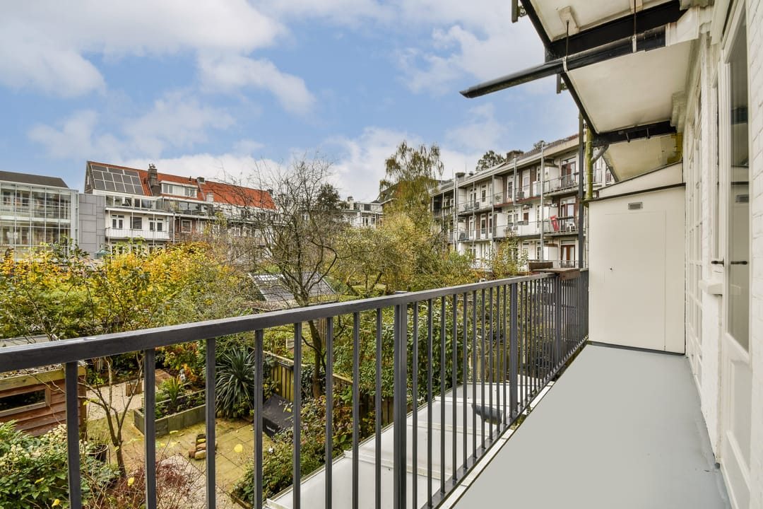 Photo 16 of Sassenheimstraat 58-1