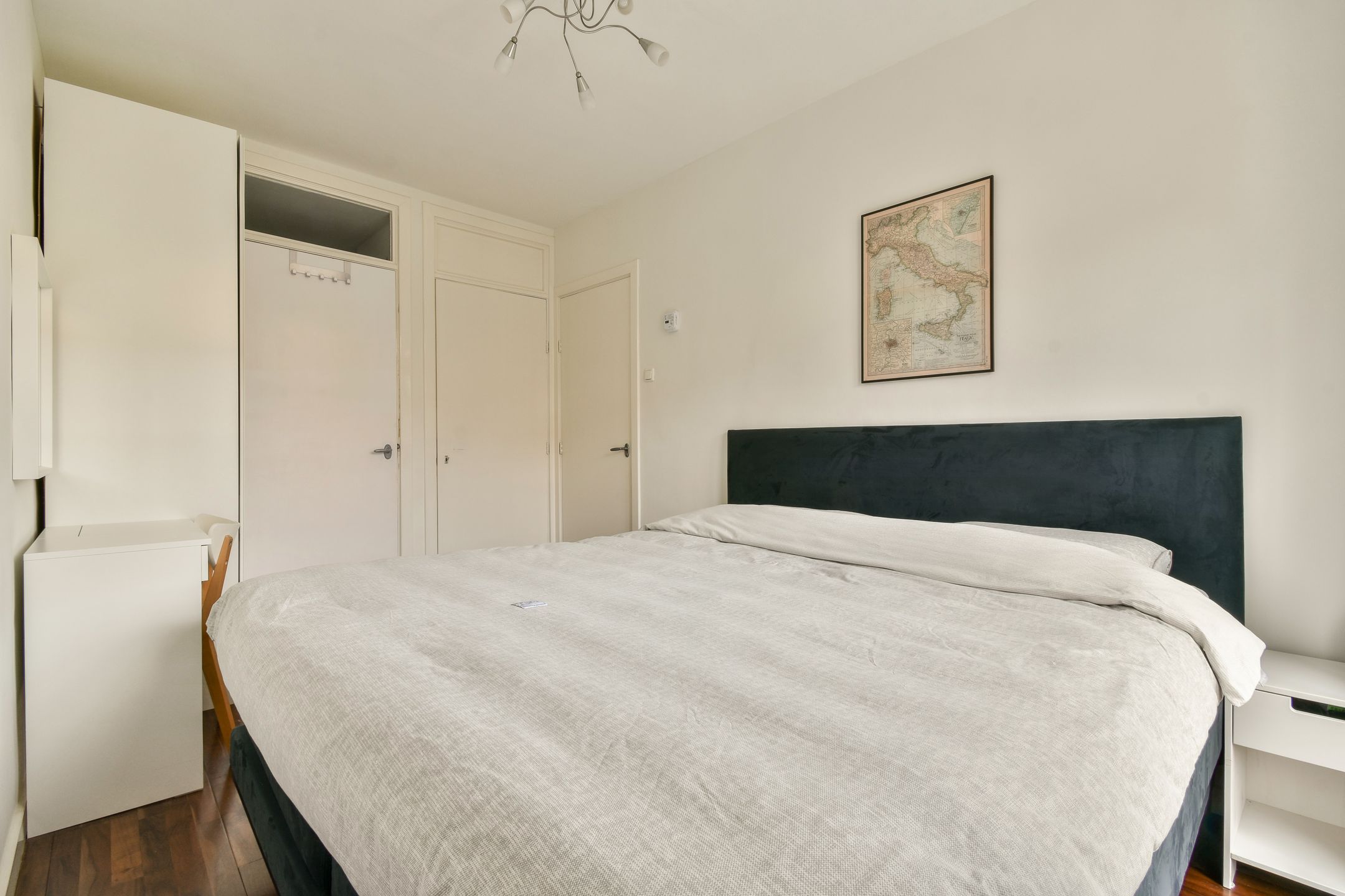 Photo 18 of Sassenheimstraat 58-1