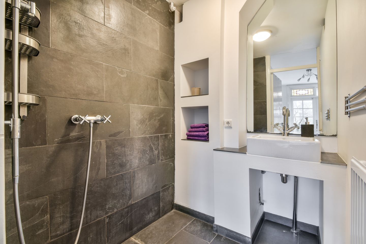 Photo 20 of Sassenheimstraat 58-1