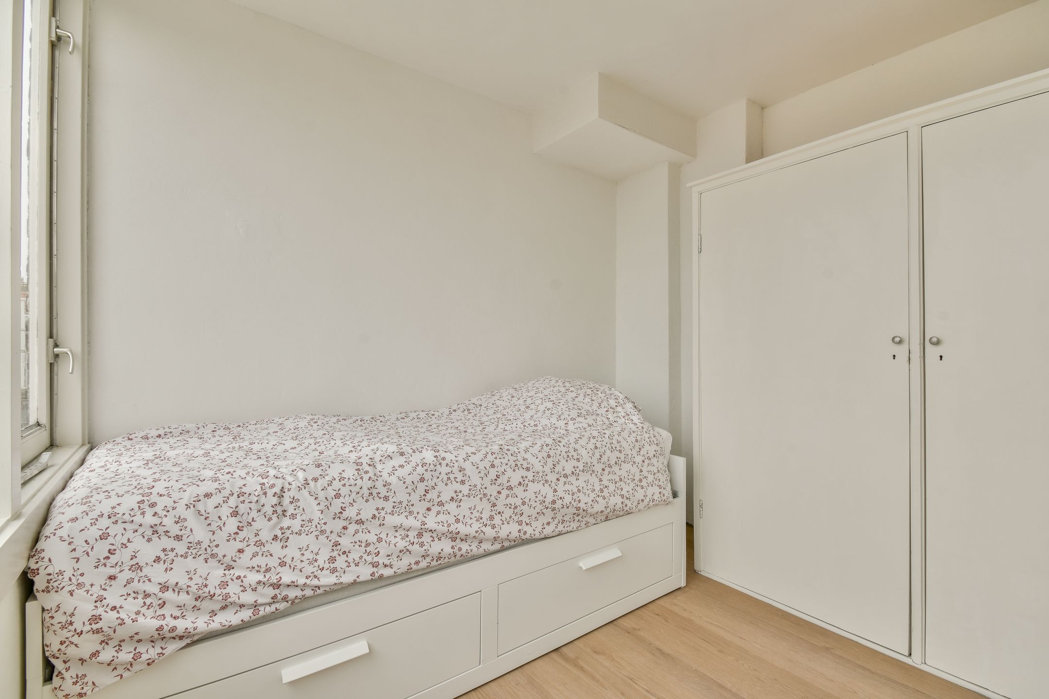 Photo 27 of Sassenheimstraat 58-1