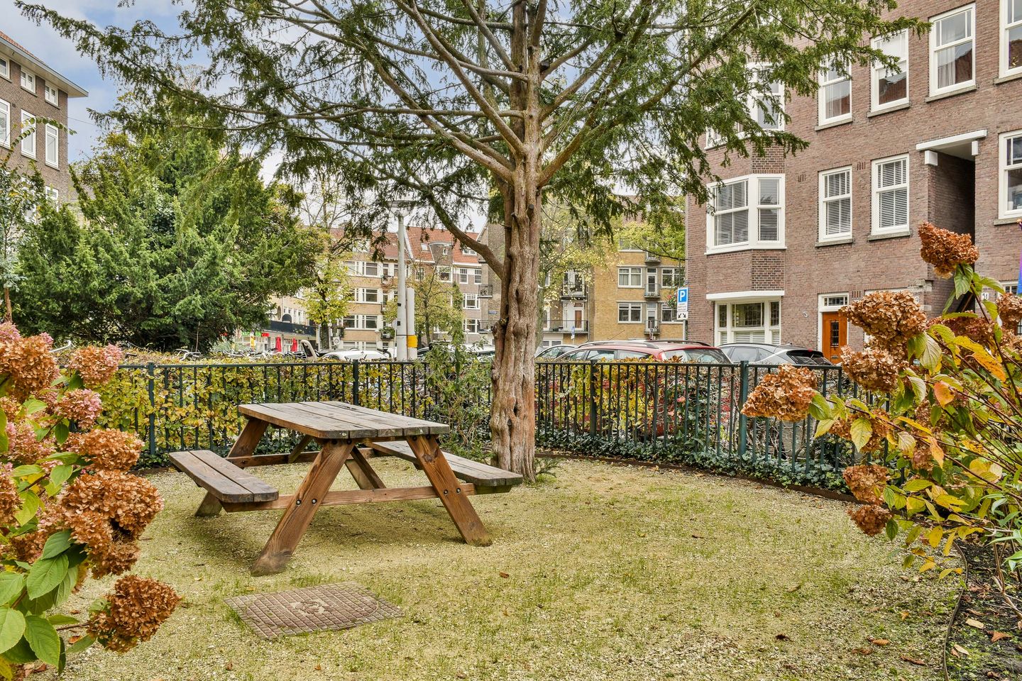 Photo 29 of Sassenheimstraat 58-1