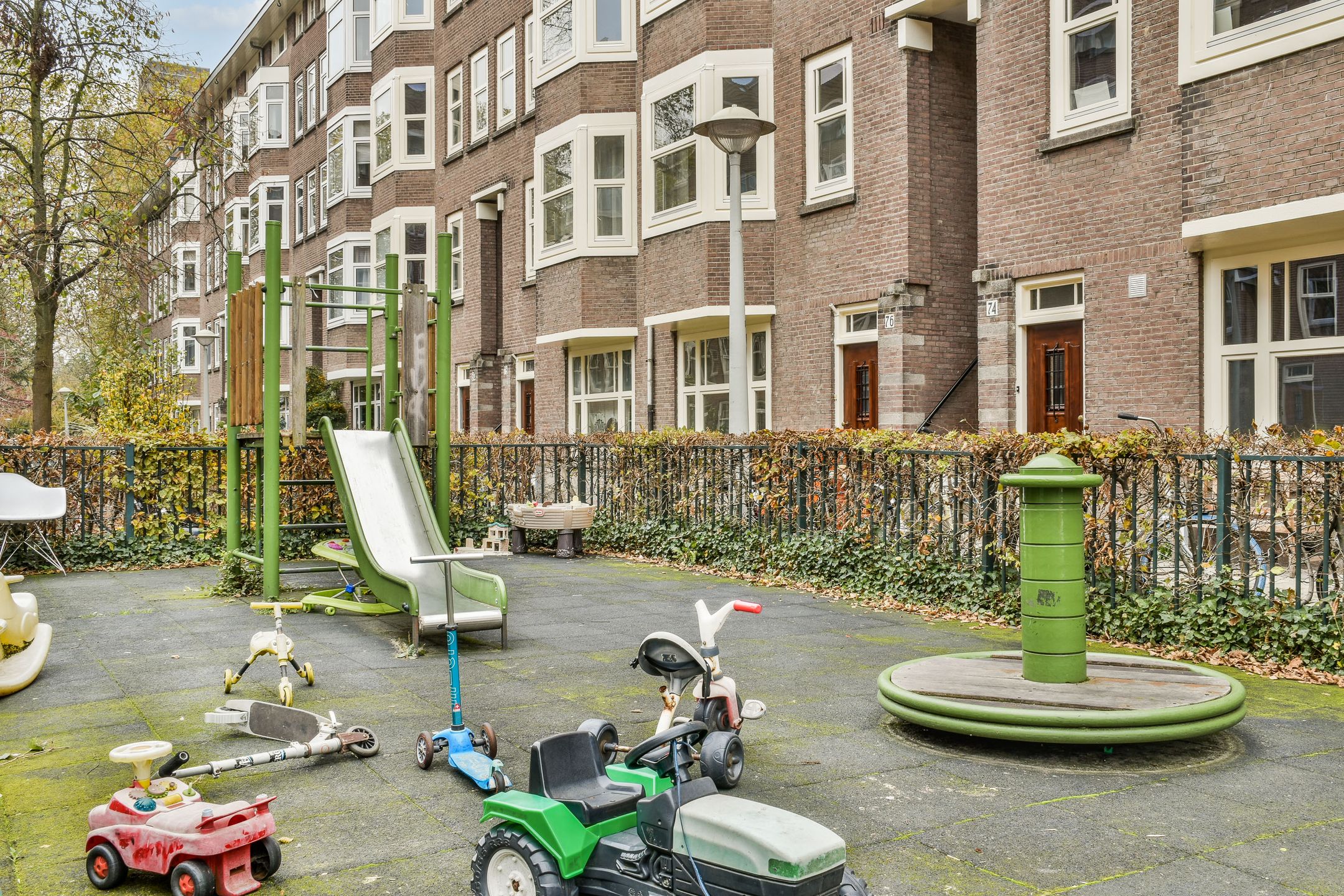 Photo 30 of Sassenheimstraat 58-1