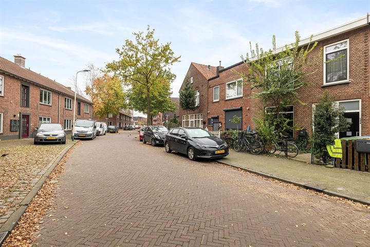 View photo 22 of Oosterstraat 58-A