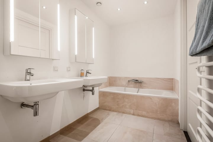 Foto 48 van Saskia van Uijlenburgkade 88