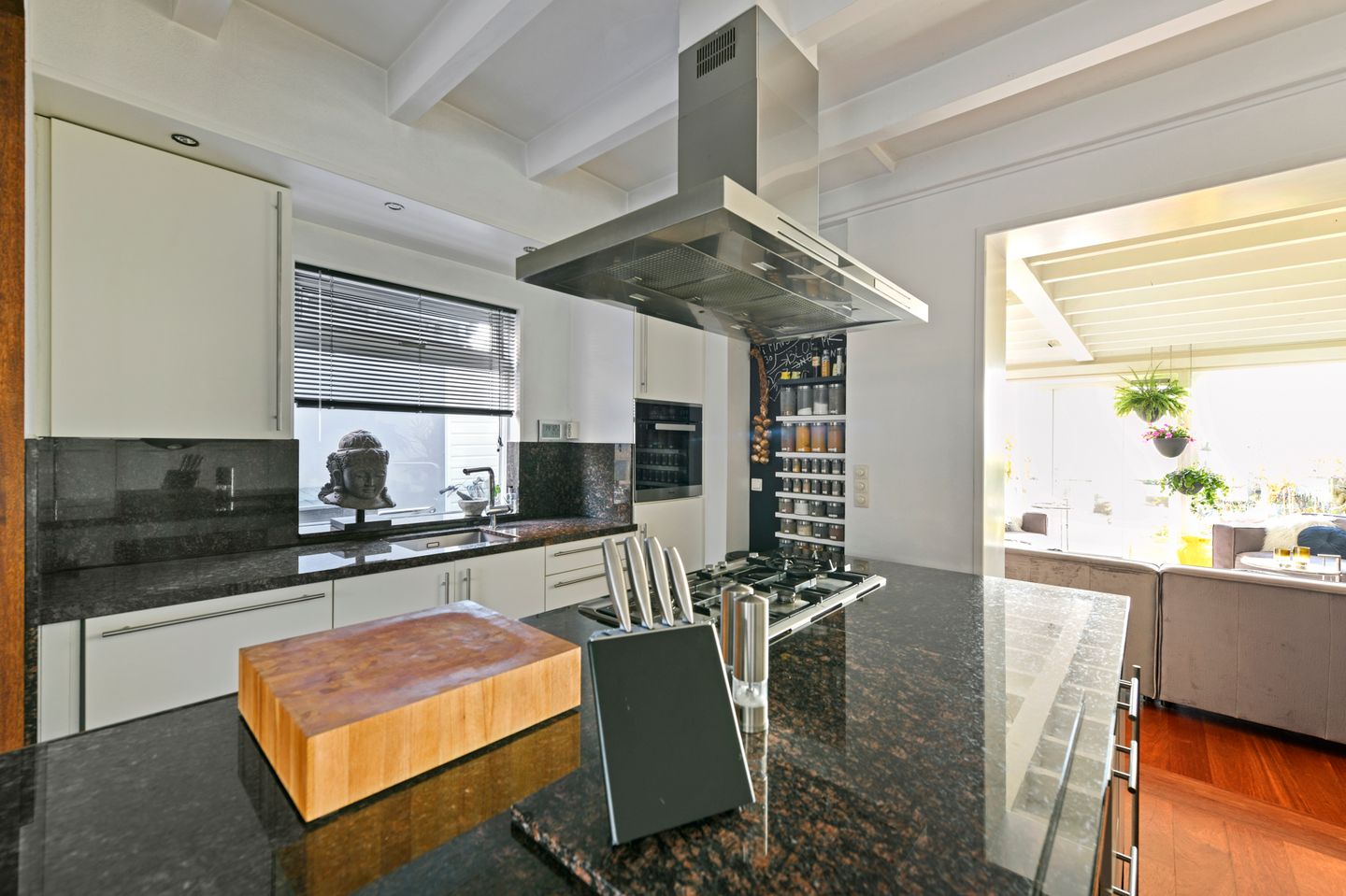 Foto 14 van van Beekstraat 164