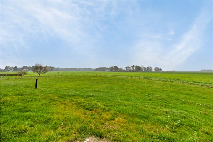 Bekijk foto 33 van Ideweersterweg 12