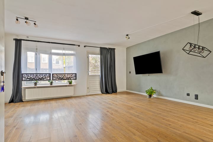 Foto 9 van Oostzeestraat 85