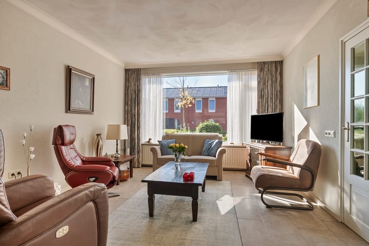 Foto 9 van Dolfijnlaan 102