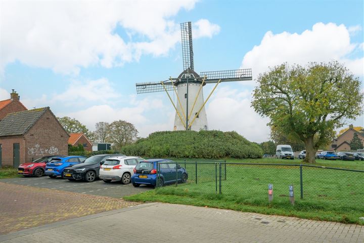 View photo 33 of Halsterseweg 45