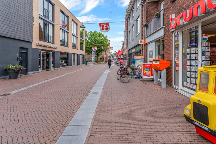 View photo 42 of Irenestraat 29