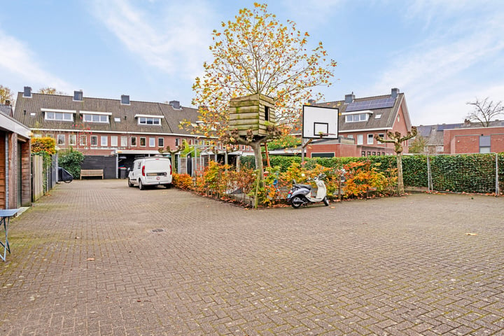 Bekijk foto 43 van Mgr. Zwijsenstraat 18